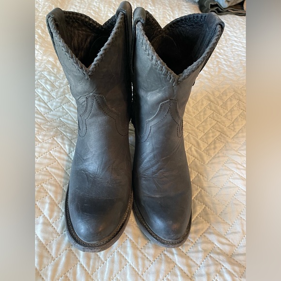 Lane Booties - Picture 1 of 6